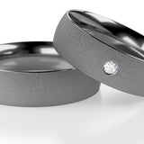 Roumee Trauringe "Noir Spark" aus Tantal